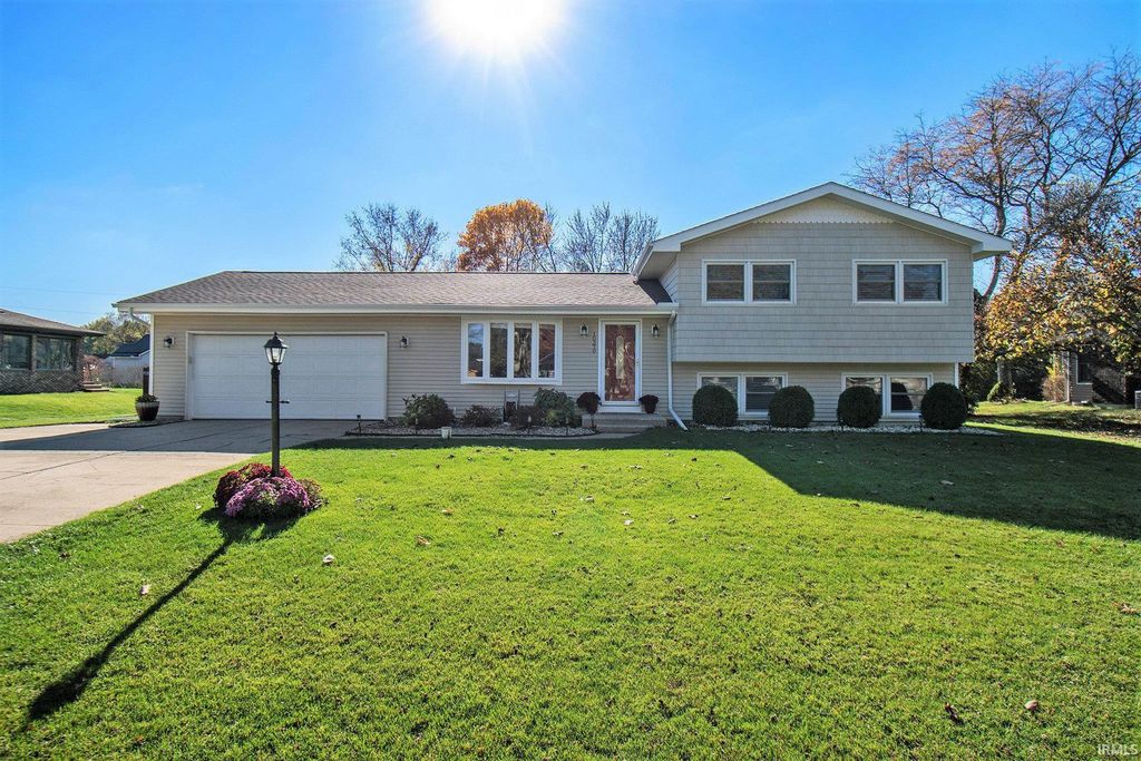 Photo of 10370 Glen Lee Trail, Granger, IN 46530 (MLS # 202622026)