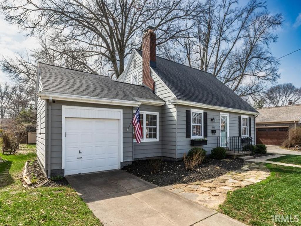 Photo of 3311 E Mulberry Street, Evansville, IN 47714 (MLS # 202608246)