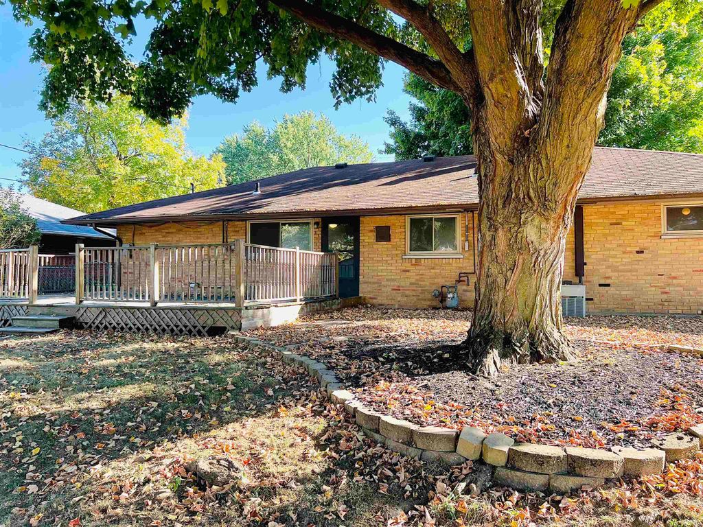 Photo of 1105 Glenwood Avenue, Fort Wayne, IN 46805 (MLS # 202540643)