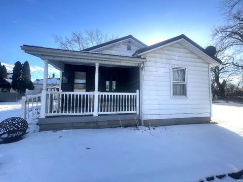 Photo of 111 Bungalow Street, Logansport, IN 46947 (MLS # 202603826)
