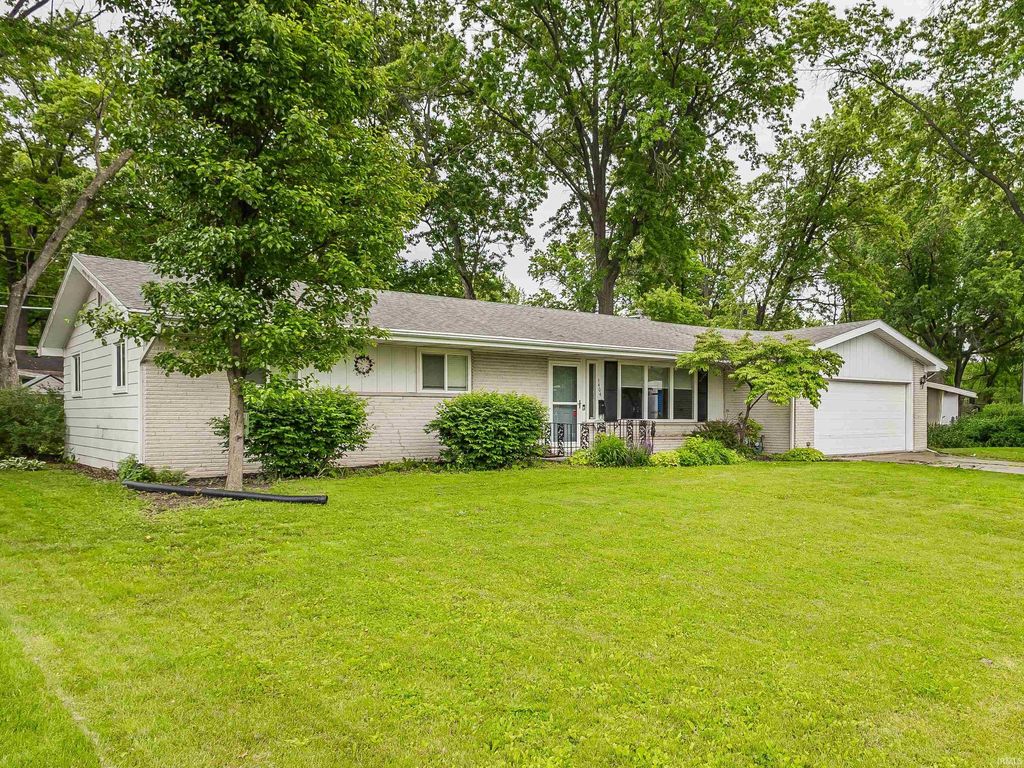 Photo of 3404 Kirkfield Drive, Fort Wayne, IN 46815 (MLS # 202620870)