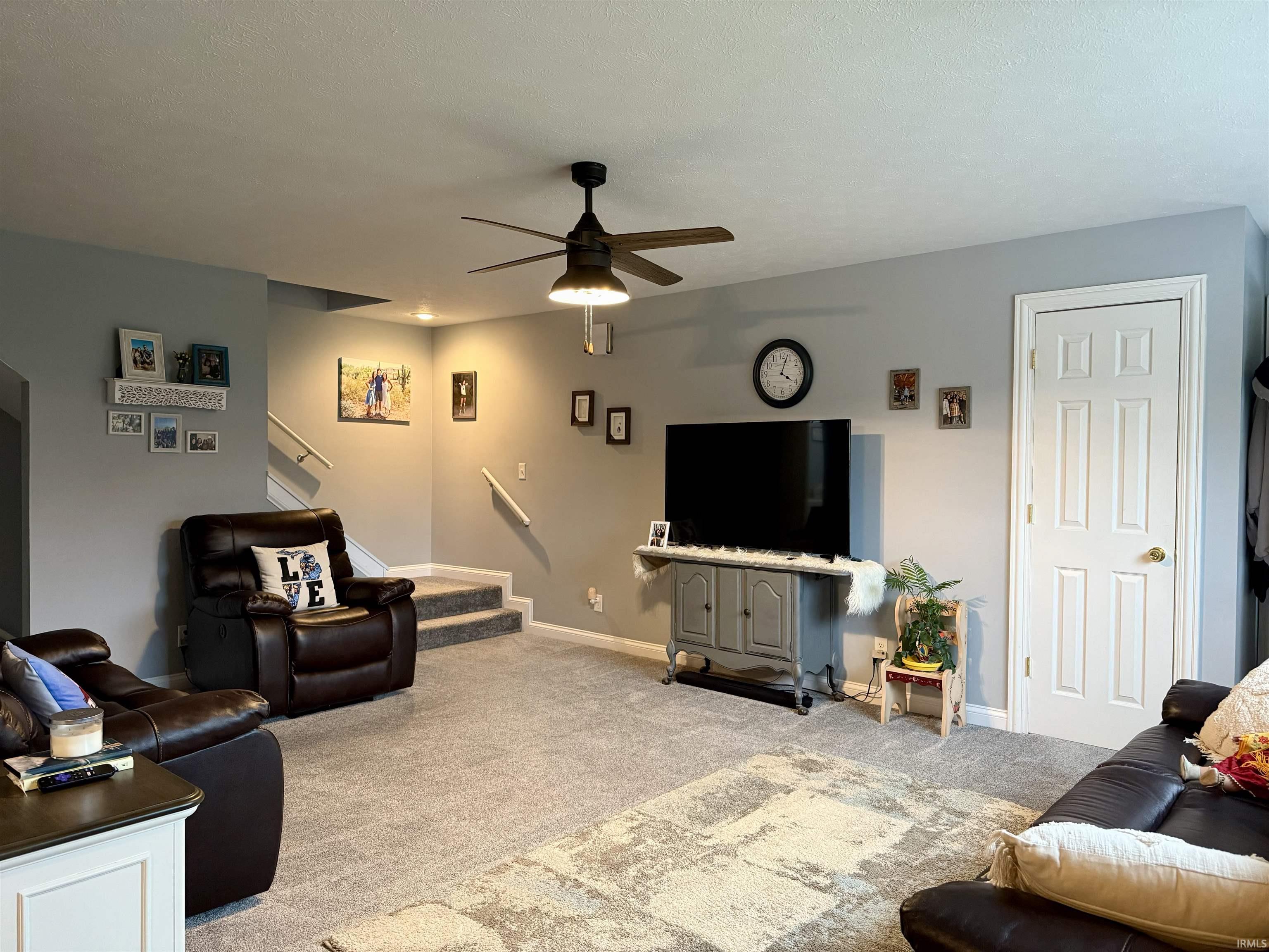 Elkhart, Indiana 46514, United States, 2 Bedrooms Bedrooms, ,2 BathroomsBathrooms,Residential,Contingent,182866