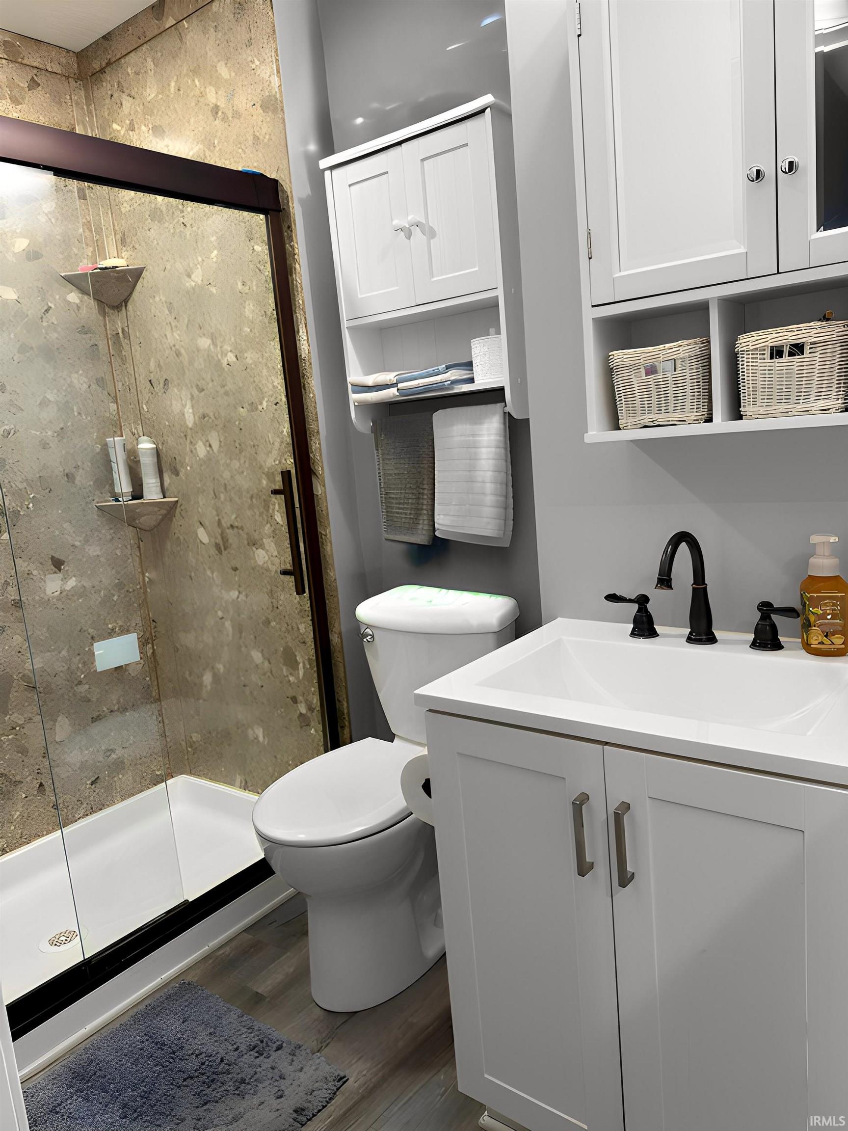 Elkhart, Indiana 46514, United States, 2 Bedrooms Bedrooms, ,2 BathroomsBathrooms,Residential,Contingent,182866