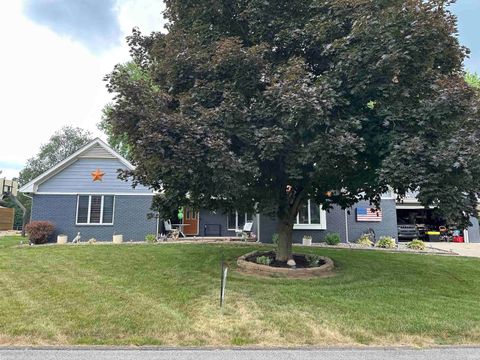 Photo of 1701 Fairway Drive, Kokomo, IN 46901 (MLS # 202525040) Photo of 1701 Fairway Drive, Kokomo, IN 46901 (MLS # 202525040)