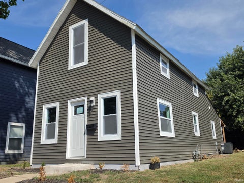 Photo of 710 14th Street, Logansport, IN 46947 (MLS # 202638250)