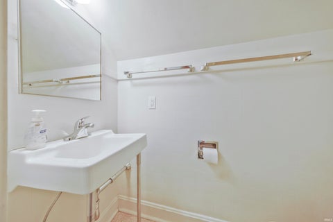 Tiny photo for 4515 Covert Avenue, Evansville, IN 47714 (MLS # 202638031)