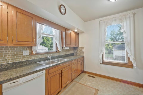 Tiny photo for 4515 Covert Avenue, Evansville, IN 47714 (MLS # 202638031)