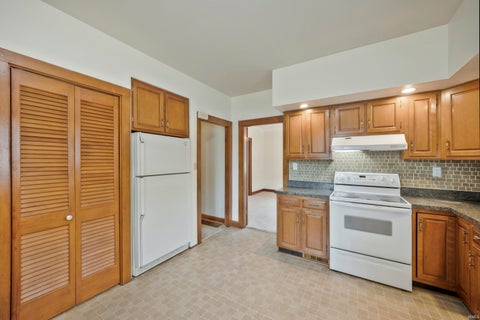 Tiny photo for 4515 Covert Avenue, Evansville, IN 47714 (MLS # 202638031)