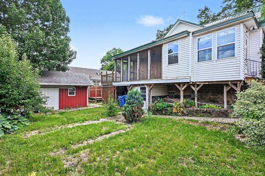 Photo of 219 W Dewey Street, Bremen, IN 46506 (MLS # 202626503)