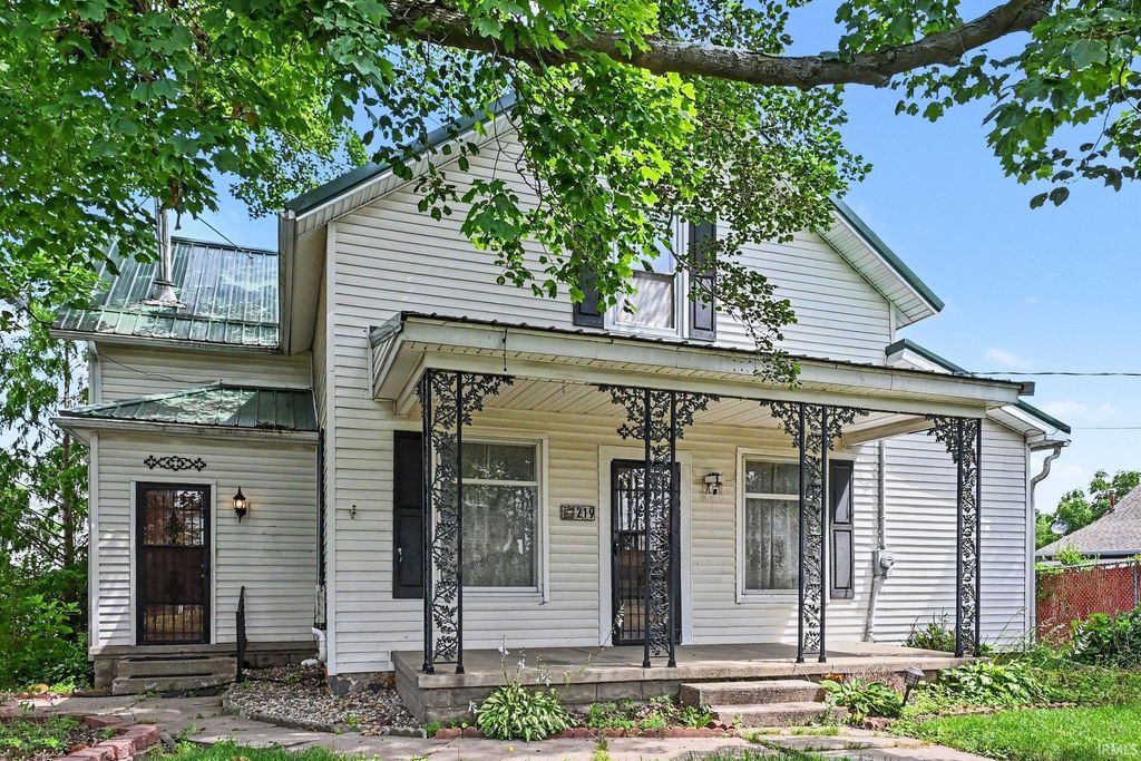 Photo of 219 W Dewey Street, Bremen, IN 46506 (MLS # 202626503)