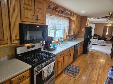 Tiny photo for 5546 E Vine Street, Amboy, IN 46911 (MLS # 202613946)