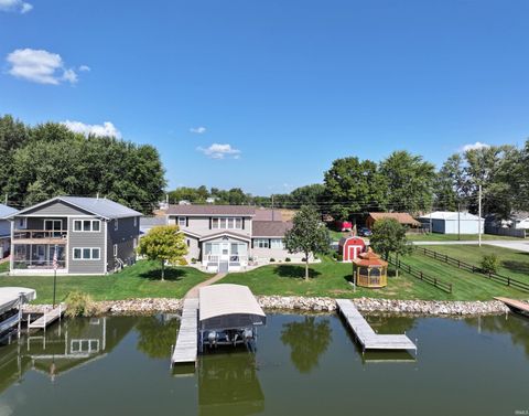 Photo of 11295 W Lakeshore Drive, Kewanna, IN 46939 (MLS # 202539664)