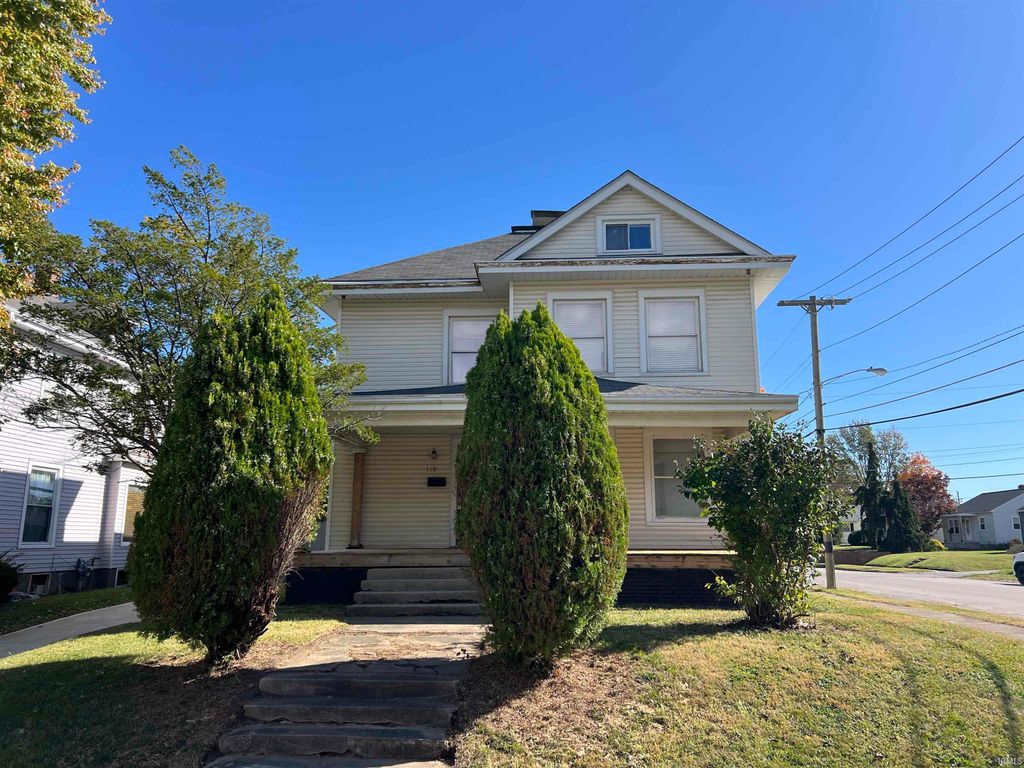 Photo of 110 Woodlawn Place, Crawfordsville, IN 47933 (MLS # 202542723)