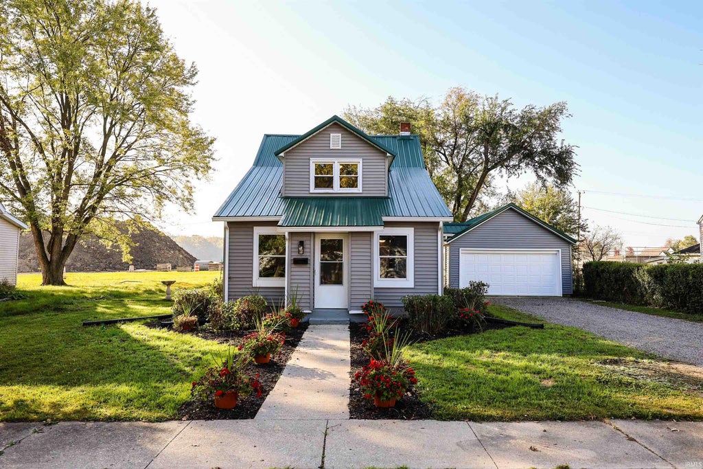 Photo of 562 E Franklin Street, Berne, IN 46711 (MLS # 202643826)