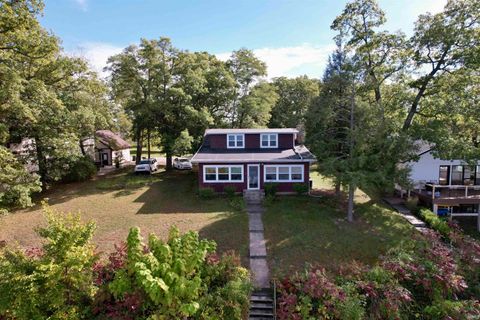 Tiny photo for 2024 White Creek Drive, Rochester, IN 46975 (MLS # 202541511)