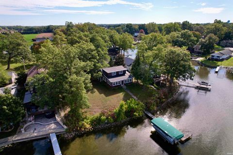 Photo of 2024 White Creek Drive, Rochester, IN 46975 (MLS # 202541511)