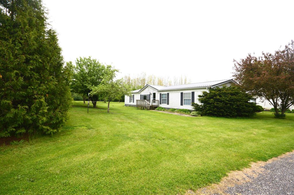Photo of 8552 E SR 4 Highway, Walkerton, IN 46574 (MLS # 202615328)