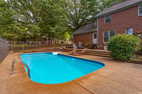 Tiny photo for 1542 Kings Bridge Road, Evansville, IN 47725 (MLS # 202637325)