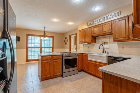 Tiny photo for 1542 Kings Bridge Road, Evansville, IN 47725 (MLS # 202637325)
