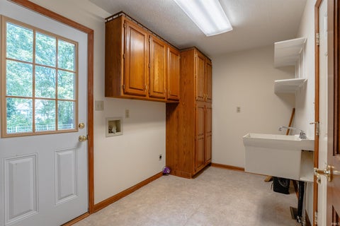 Tiny photo for 1542 Kings Bridge Road, Evansville, IN 47725 (MLS # 202637325)