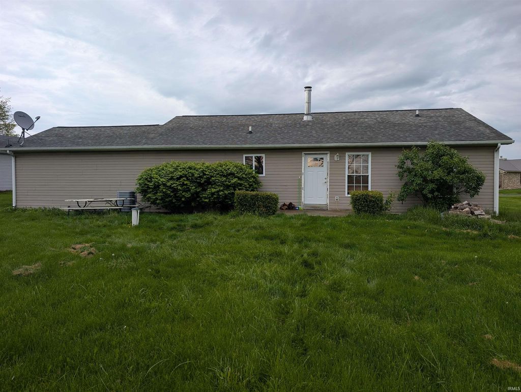 Photo of 9194 N 324 West Road, Huntington, IN 46750 (MLS # 202617420)