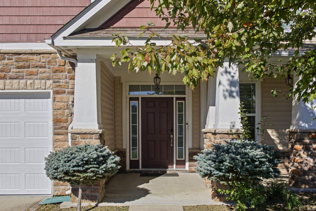 Photo of 5358 W Hoge Drive, Bloomington, IN 47403 (MLS # 202643862)