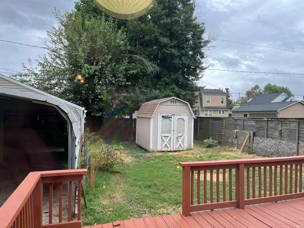 Photo of 101 N Spring Street, Evansville, IN 47711 (MLS # 202541446)