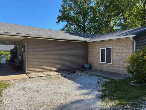 Tiny photo for 17 Boyer Street, Williamsport, IN 47993 (MLS # 202618409)