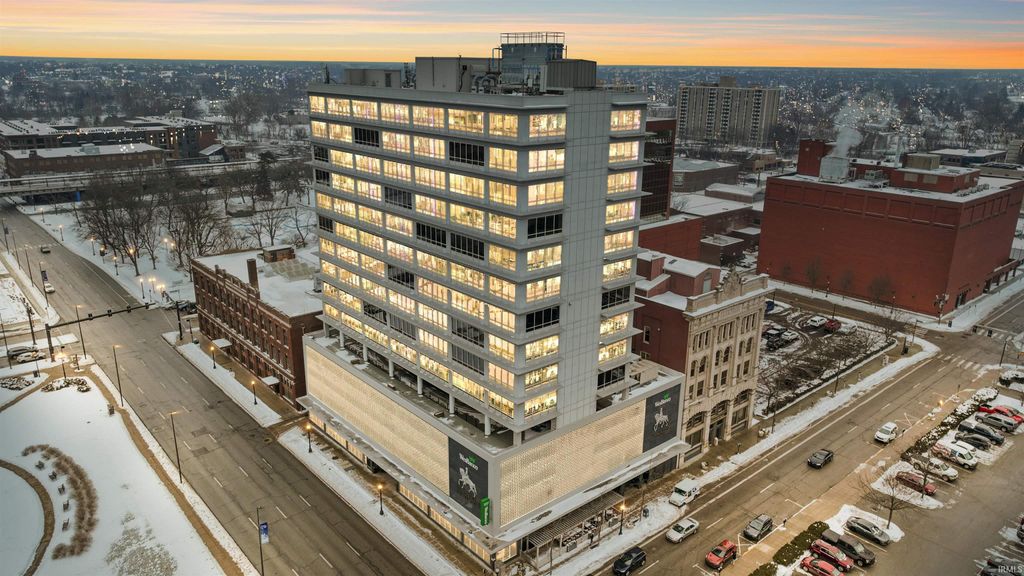 Photo of 203 E Berry Street #805, Fort Wayne, IN 46802 (MLS # 202616222)