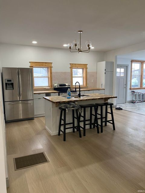 Tiny photo for 901 RACE Street, Logansport, IN 46947 (MLS # 202549279)