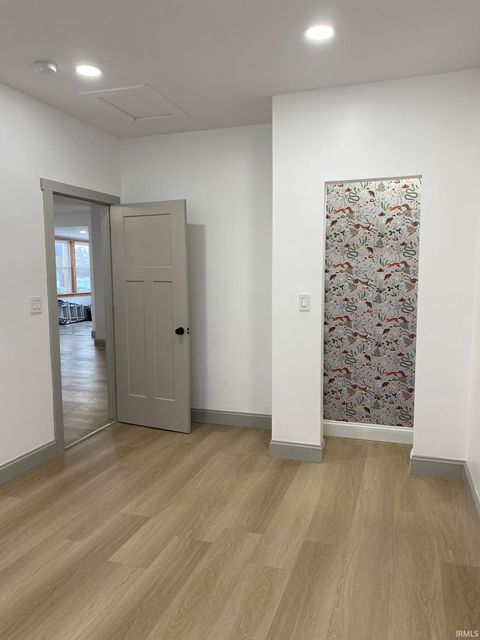 Tiny photo for 901 RACE Street, Logansport, IN 46947 (MLS # 202549279)