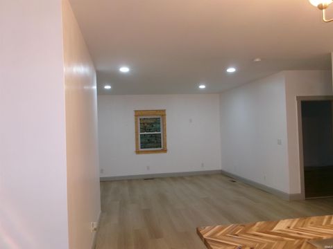 Tiny photo for 901 RACE Street, Logansport, IN 46947 (MLS # 202549279)