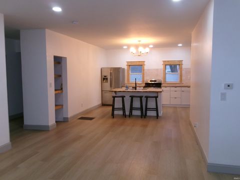 Tiny photo for 901 RACE Street, Logansport, IN 46947 (MLS # 202549279)