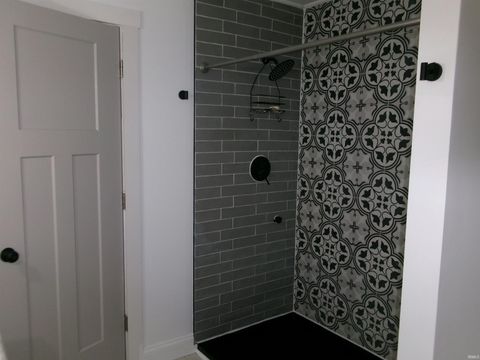 Tiny photo for 901 RACE Street, Logansport, IN 46947 (MLS # 202549279)