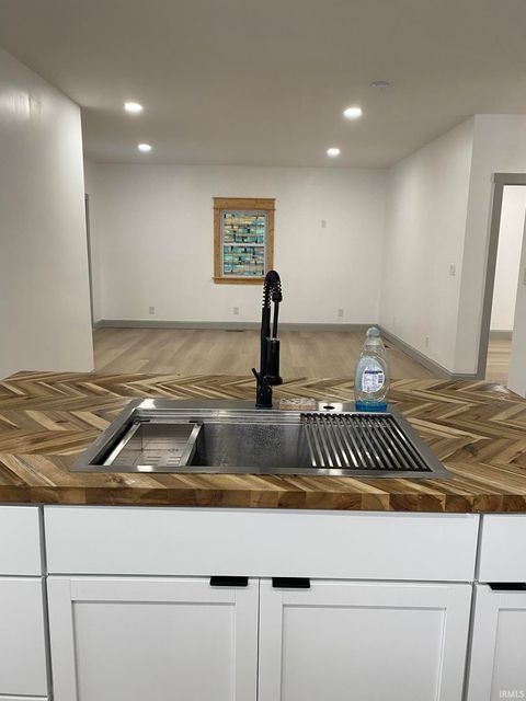 Tiny photo for 901 RACE Street, Logansport, IN 46947 (MLS # 202549279)