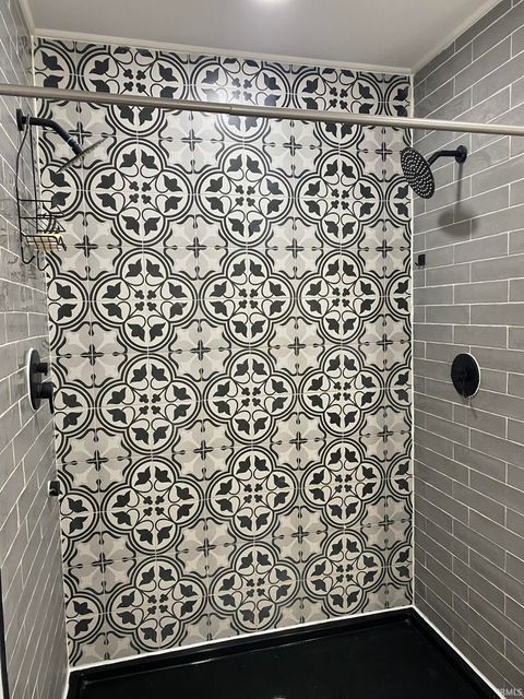 Tiny photo for 901 RACE Street, Logansport, IN 46947 (MLS # 202549279)