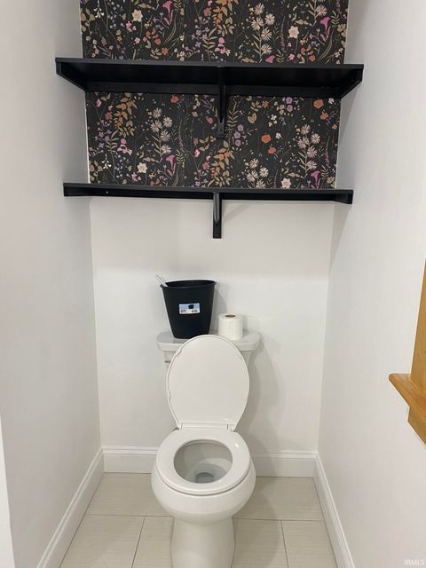 Tiny photo for 901 RACE Street, Logansport, IN 46947 (MLS # 202549279)