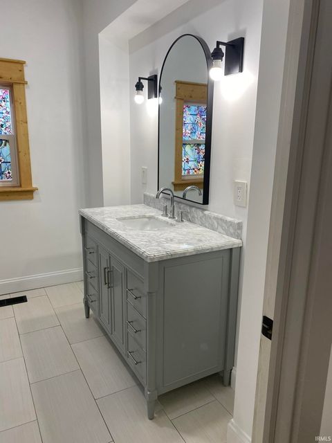 Tiny photo for 901 RACE Street, Logansport, IN 46947 (MLS # 202549279)