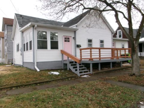 Photo of 901 RACE Street, Logansport, IN 46947 (MLS # 202549279)