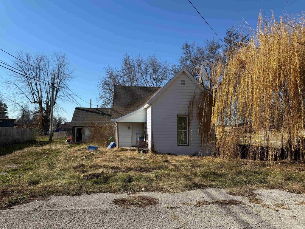 Photo of 102 N Prairie Street, New Richmond, IN 47967 (MLS # 202547726)