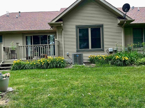 Tiny photo for 1119 Diamond Drive, Mishawaka, IN 46544 (MLS # 202643634)