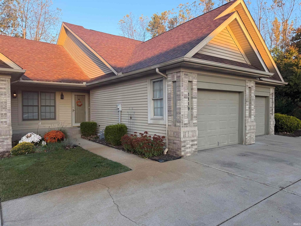 Photo of 1119 Diamond Drive, Mishawaka, IN 46544 (MLS # 202643634)
