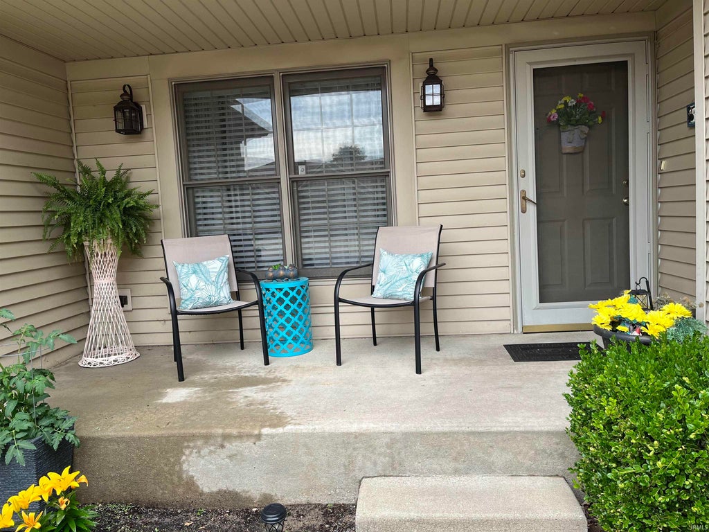 Photo of 1119 Diamond Drive, Mishawaka, IN 46544 (MLS # 202643634)