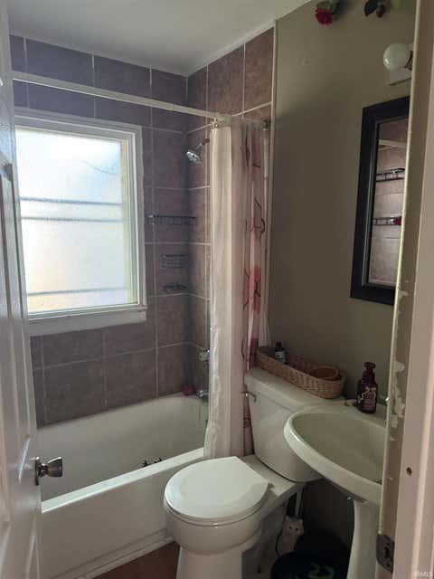 Tiny photo for 1721 Obrien Street, South Bend, IN 46628 (MLS # 202624459)