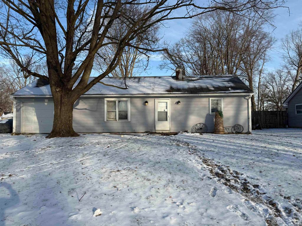 Photo of 902 Houston Drive, New Haven, IN 46774 (MLS # 202549099)