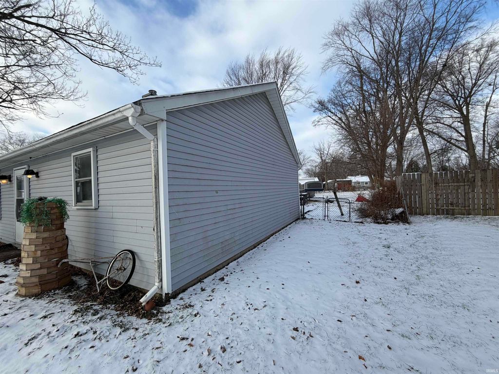 Photo of 902 Houston Drive, New Haven, IN 46774 (MLS # 202549099)