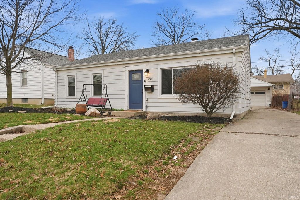Photo of 1740 W State Boulevard, Fort Wayne, IN 46808 (MLS # 202608216)