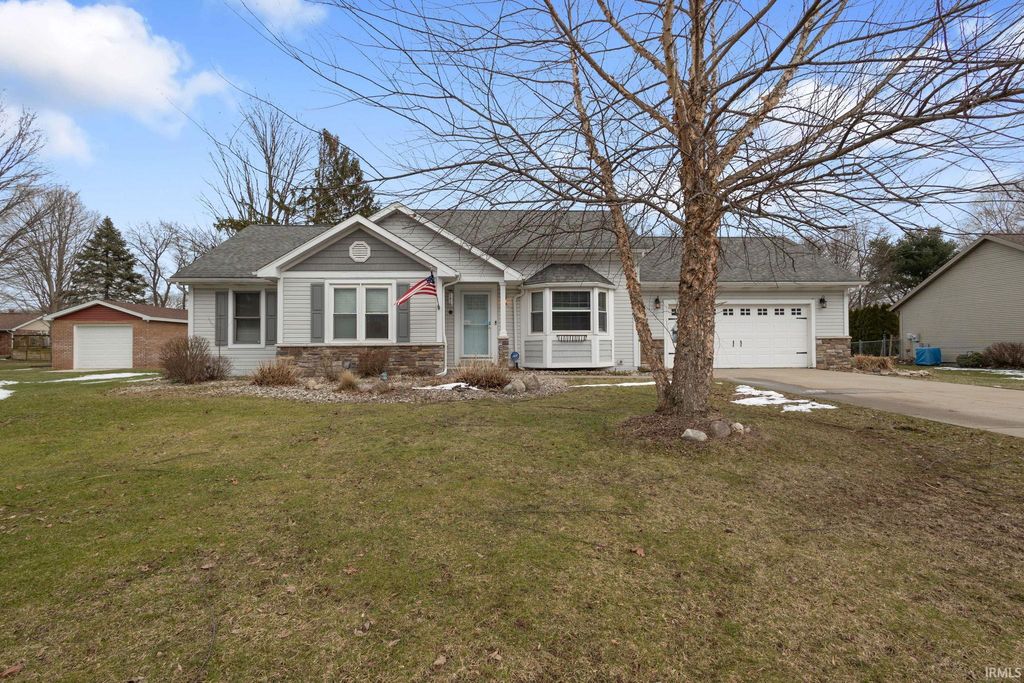 Photo of 51558 Walerko Drive, Elkhart, IN 46514 (MLS # 202606533)