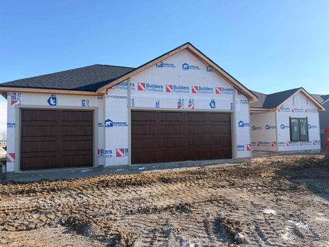 Photo of 5070 CHICKADEE Drive, Woodburn, IN 46797 (MLS # 202600683)