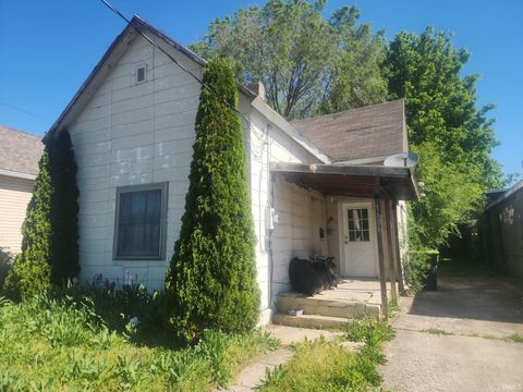 Photo of 1636 Woodlawn Avenue, Logansport, IN 46947 (MLS # 202618246)